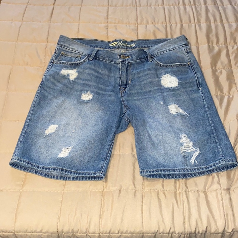 Old navy boyfriend fit Bermuda shorts size8
